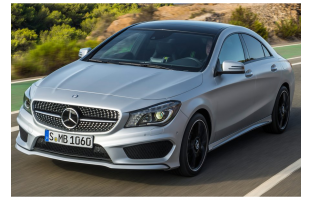 Fußmatten Mercedes CLA C117 Coupe (2013 - 2018) logo Hybrid