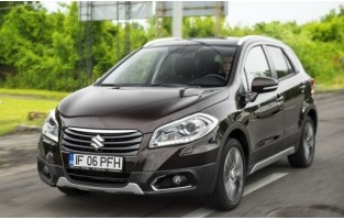 Matten 3D Premium Gummi-Typ Eimer für Suzuki SX4 S-Kreuz crossover (2016 - )