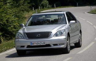 Fußmatten Typ Eimer aus Premium-Gummi für Lexus LS III Limousine (2000 - 2006)